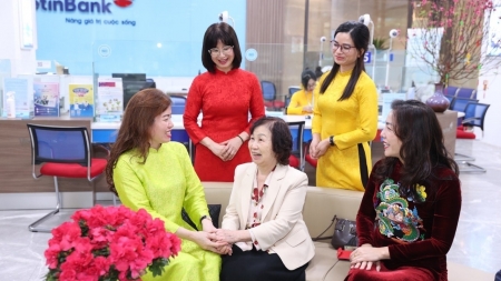 Đảng bộ VietinBank Thăng Long với tinh thần “7 dám” trong công tác xây dựng và nâng cao chất lượng dịch vụ
