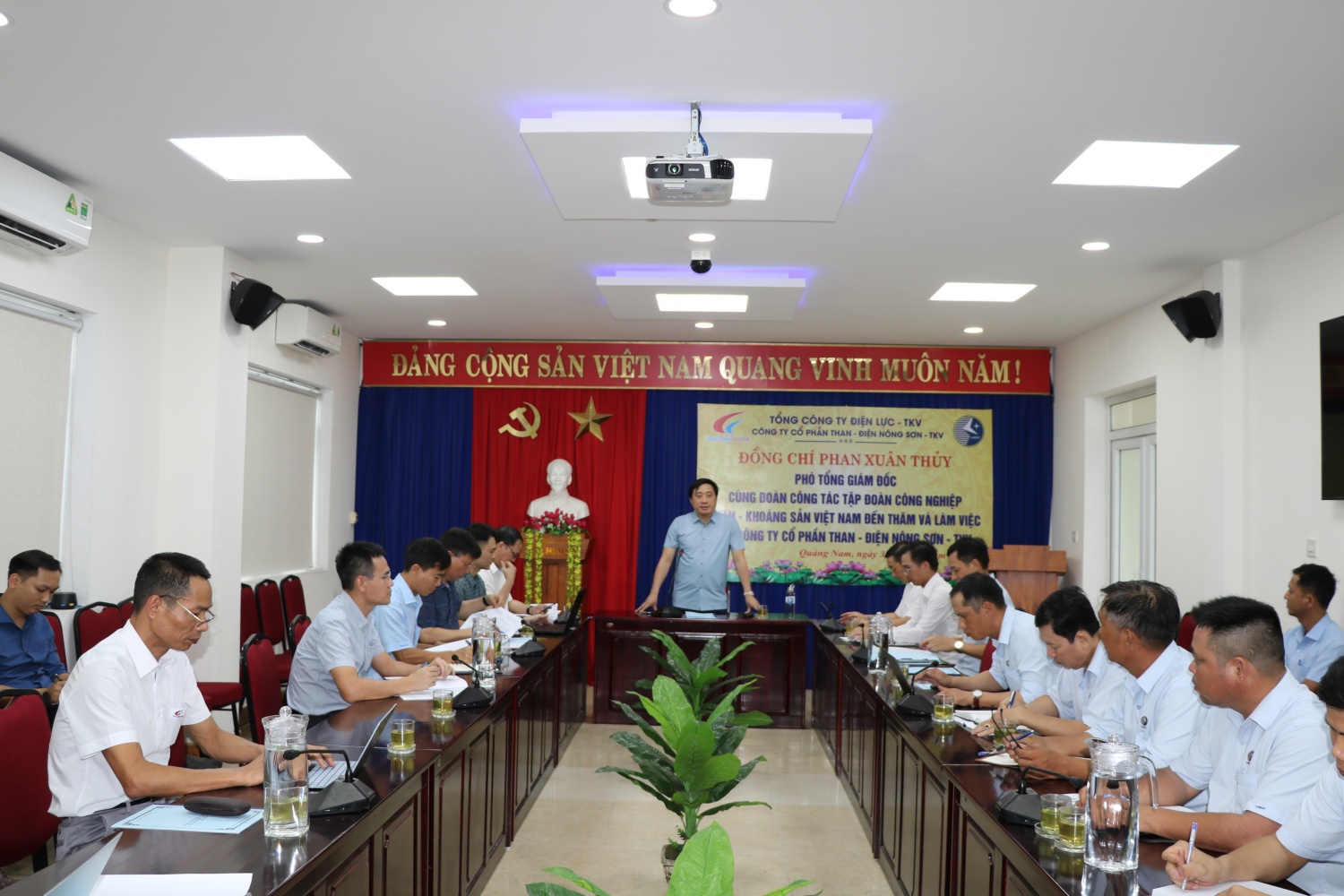 Than - Điện Nông Sơn khai thác tối đa để tăng dự trữ than cho sản xuất điện