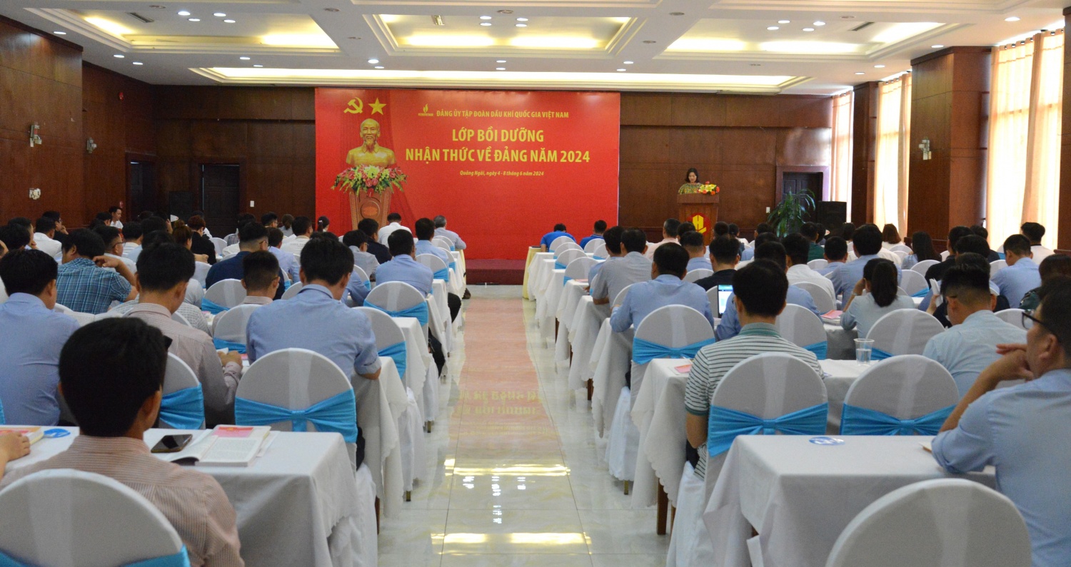 Khai giảng Lớp Bồi dưỡng nhận thức về Đảng năm 2024 khu vực Quảng Ngãi