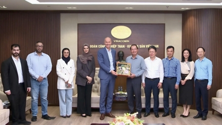 TKV và Emirate Global Aluminium hợp tác cung cấp alumina dài hạn