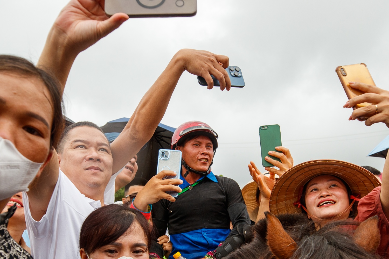[Chùm ảnh] Hấp dẫn giải đua ngựa thồ nơi 
