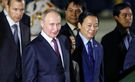 Tổng thống Nga Vladimir Putin đến Hà Nội, bắt đầu thăm cấp Nhà nước tới Việt Nam