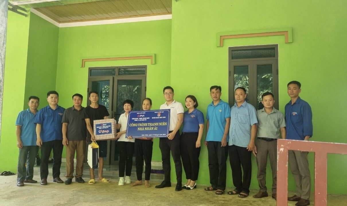 Chuyện ở bản Nà Sài: Ngôi nhà mới và những nụ cười rạng rỡ