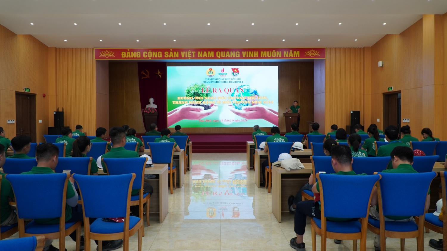 NMNĐ Thái Bình 2 ra quân thu gom rác thải nhựa, bảo vệ môi trường NMNĐ Thái Bình 2 ra quân thu gom rác thải nhựa, bảo vệ môi trường