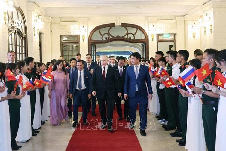 “Mọi sự giàu sang chẳng sánh được tình bằng hữu”