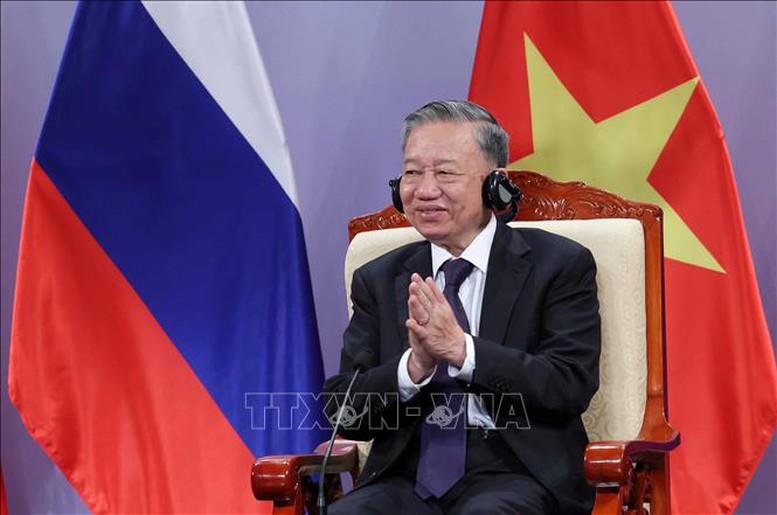 “Mọi sự giàu sang chẳng sánh được tình bằng hữu”