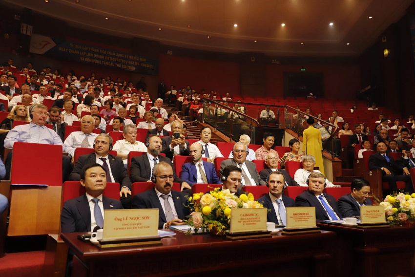 Vietsovpetro mừng công khai thác 250 triệu tấn dầu và Kỷ niệm 43 năm ngày thành lập