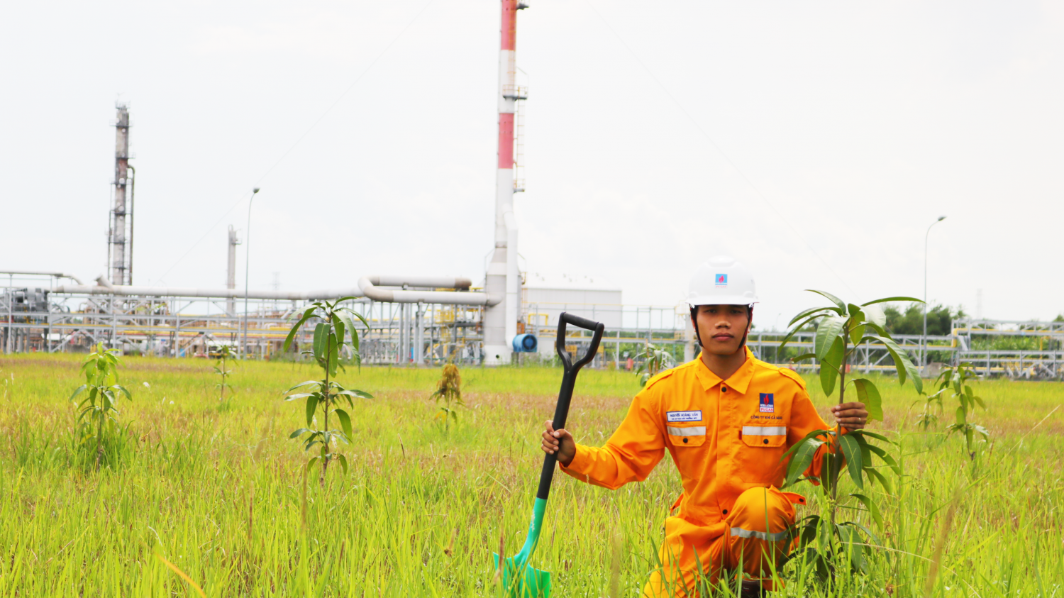 Nguyễn Hoàng Văn luôn đi đầu trong các hoạt động đoàn thể tại đơn vị