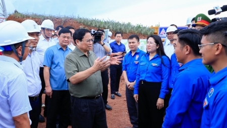 “Nước rút”, “thần tốc”, quyết tâm đưa đường dây 500kV mạch 3 sớm về đích