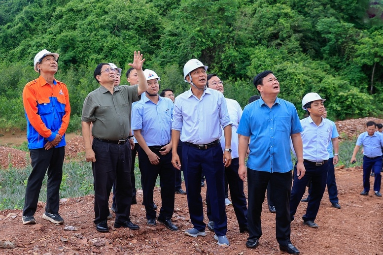 “Nước rút”, “thần tốc”, quyết tâm đưa đường dây 500kV mạch 3 sớm về đích