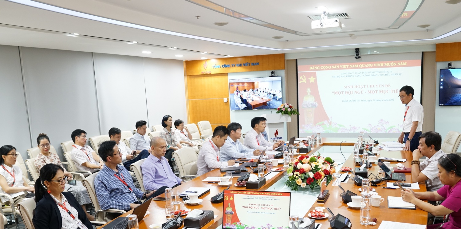 Đồng chí Triệu Quốc Tuấn, Ủy viên Ban Thường vụ, Trưởng Ban Tuyên giáo Đảng ủy Tổng công ty, Bí thư Đảng ủy CQĐH phát biểu chỉ đạo