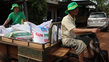 Khác biệt ra sao giữa việc phân bón không chịu thuế và chịu thuế GTGT 5%?
