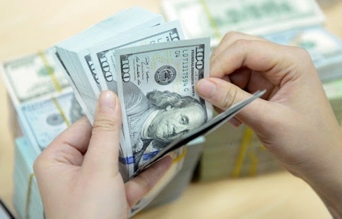 Tin tức kinh tế ngày 25/6: Tỷ giá thị trường tự do tiến sát 26.000 đồng/USD