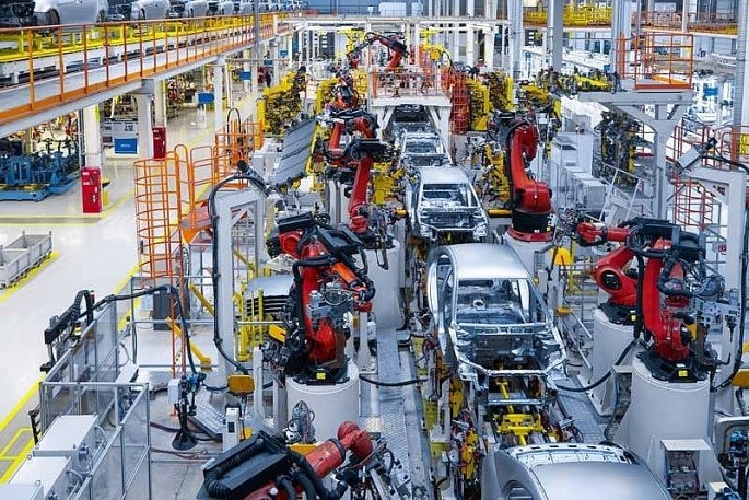 Giảm 50% thuế trước bạ với ô tô sản xuất trong nước: Thu ngân sách bị tác động ra sao?