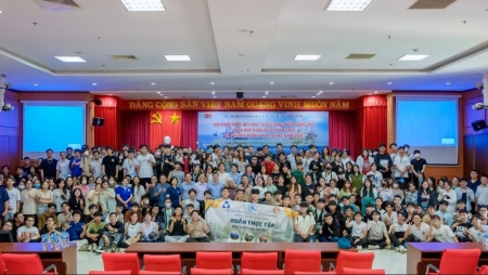 Sinh viên Trường Đại học Bách khoa TP Hồ Chí Minh tham quan, kiến tập tại Vietsovpetro