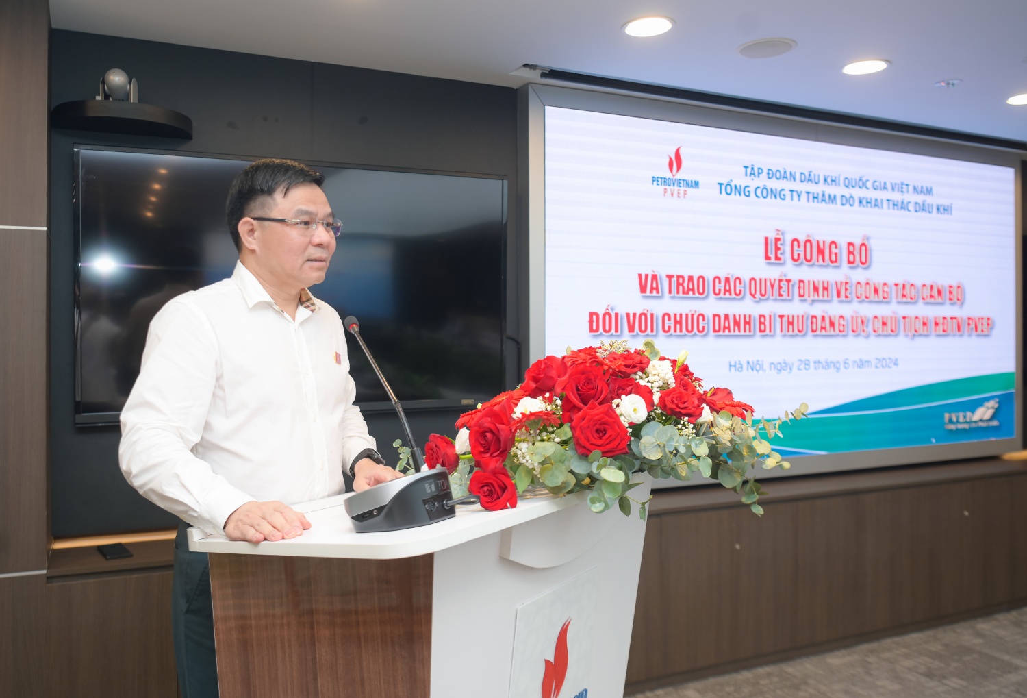 Công bố và trao quyết định Bí thư Đảng ủy, Chủ tịch HĐTV PVEP