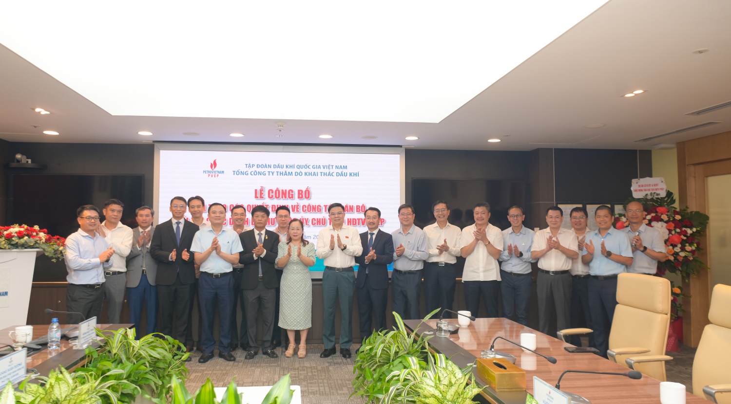 Công bố và trao quyết định Bí thư Đảng ủy, Chủ tịch HĐTV PVEP