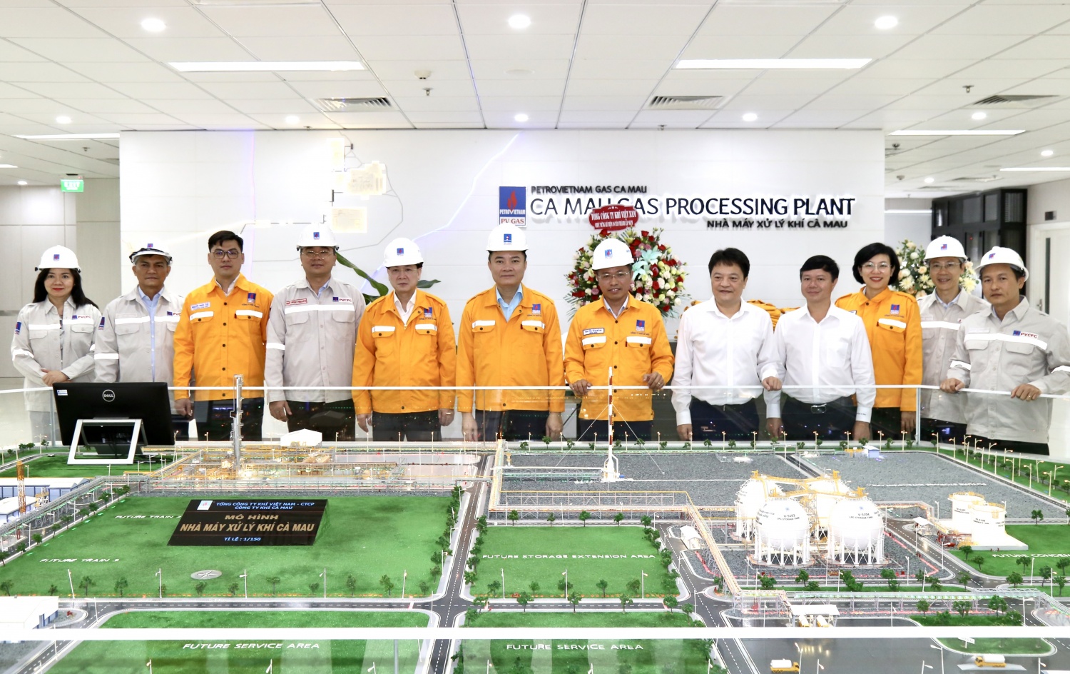Đoàn công tác Petrovietnam thăm và làm việc tại Nhà máy Xử lý khí Cà Mau Đoàn công tác Petrovietnam thăm và làm việc tại Nhà máy Xử lý khí Cà Mau