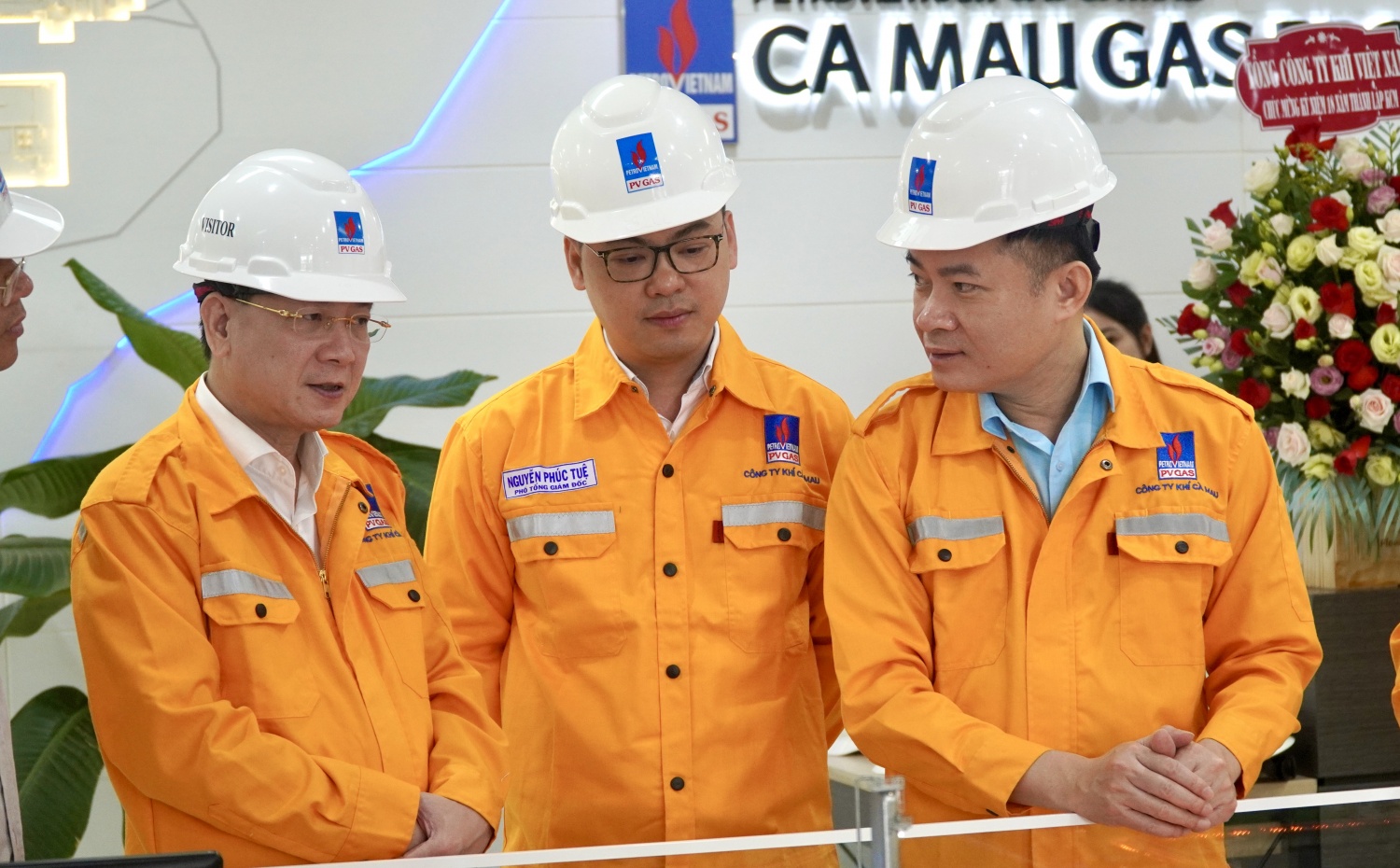 Đoàn công tác Petrovietnam thăm và làm việc tại Nhà máy Xử lý khí Cà Mau
