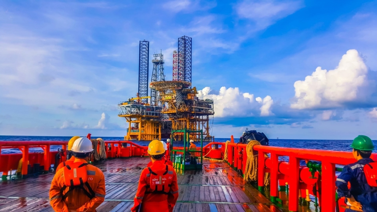 Tạp chí Năng lượng Mới/PetroTimes mở Chuyên đề 65 năm ngành Dầu khí Việt Nam thực hiện mong ước của Bác Hồ