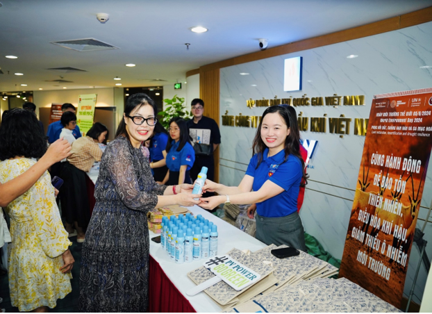 Hoạt động đổi pin nhân ngày môi trường thế giới của Đoàn thanh niên PV Power