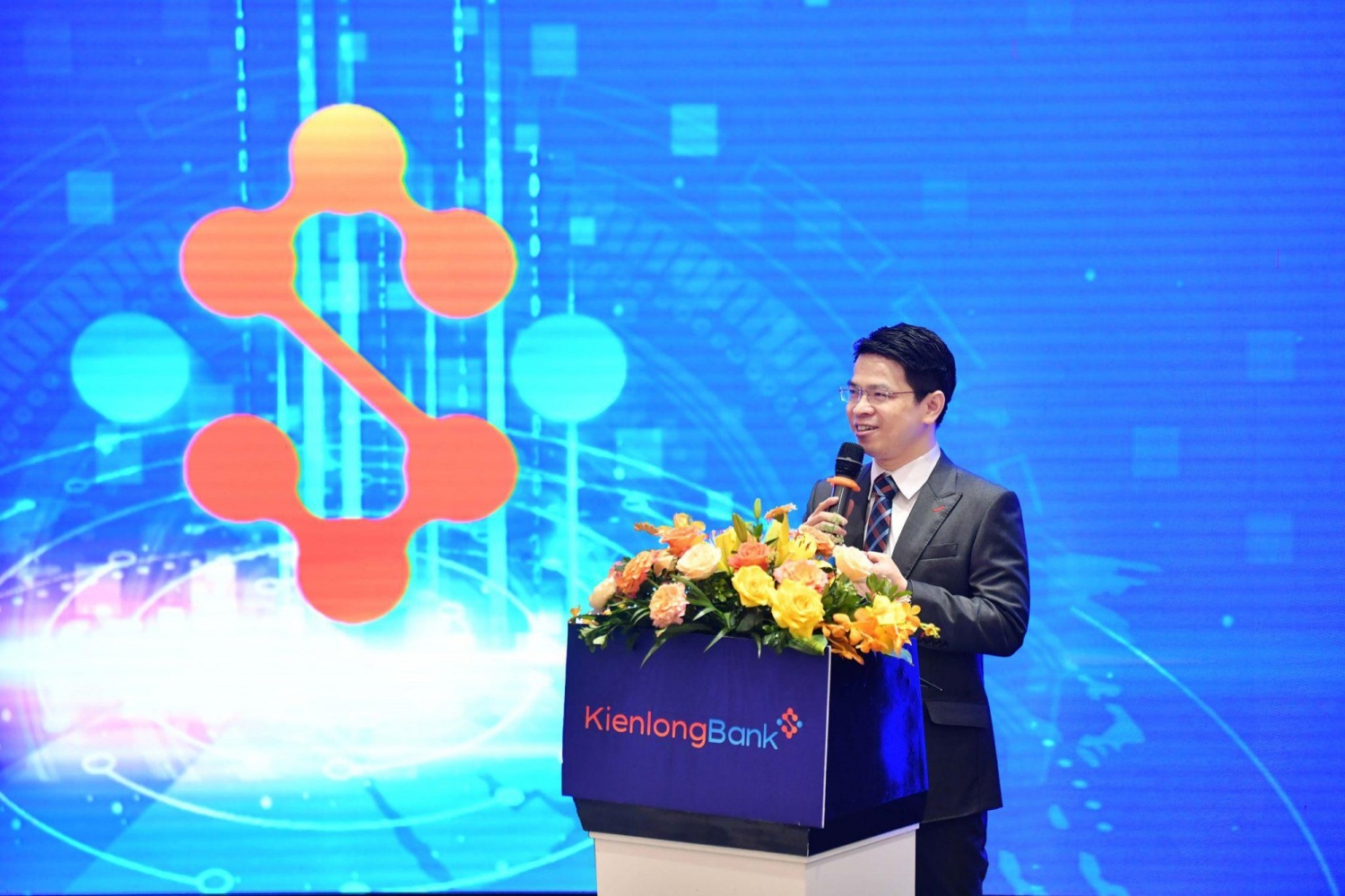 Tin ngân hàng tuần qua: NHNN dự báo về lãi suất huy động và cho vay quý III/2024