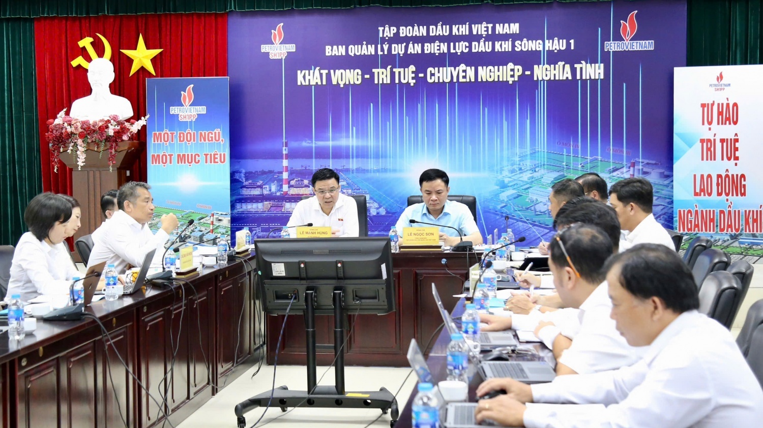[PetroTimesTV] Lãnh đạo Petrovietnam làm việc với các đơn vị trong chuỗi dự án Khí - Điện Lô B