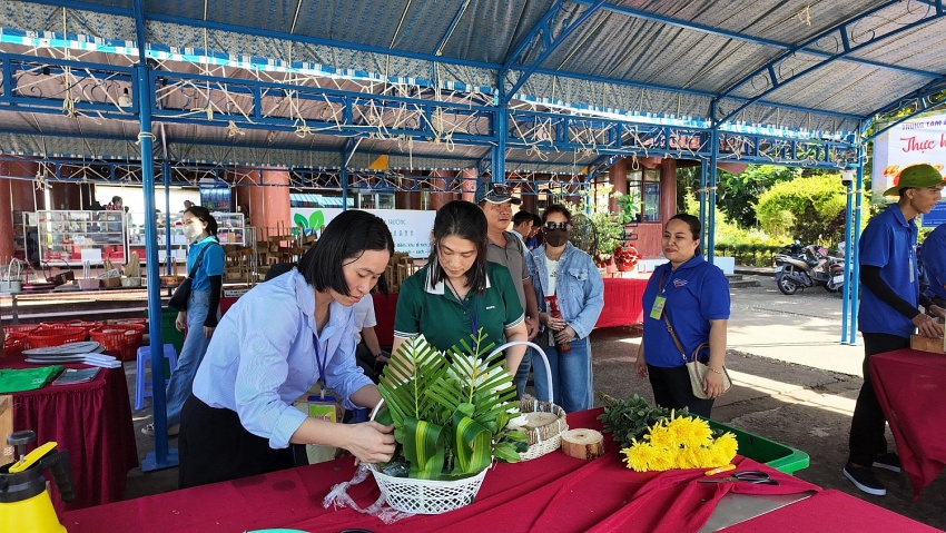 Côn Đảo: “Nói không với hoạt động cúng đốt hàng mã”