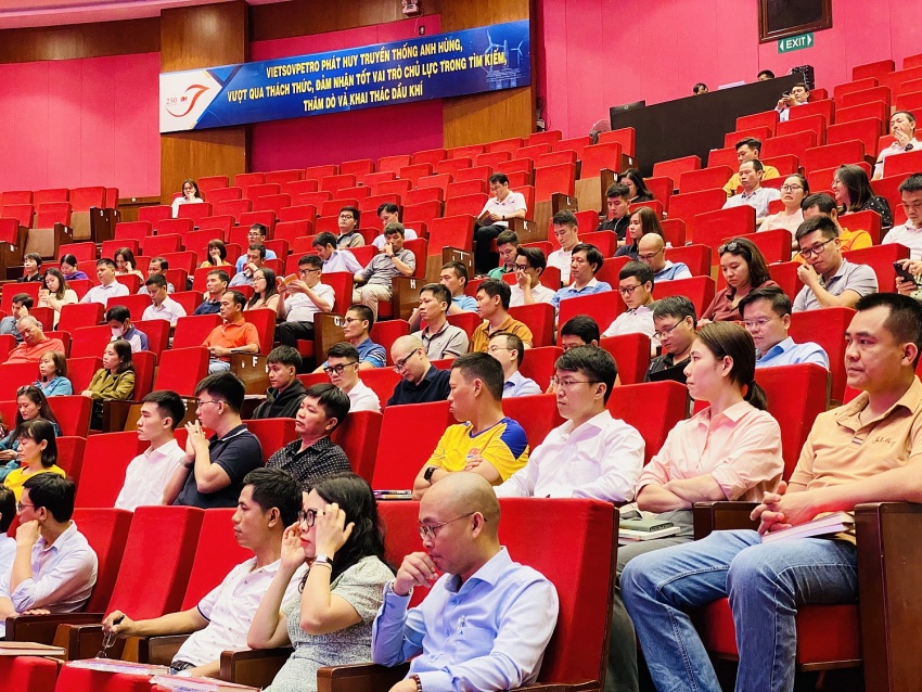 Đảng ủy Tập đoàn khai giảng lớp Bồi dưỡng lý luận chính trị cho đảng viên mới năm 2024 khu vực Vũng Tàu