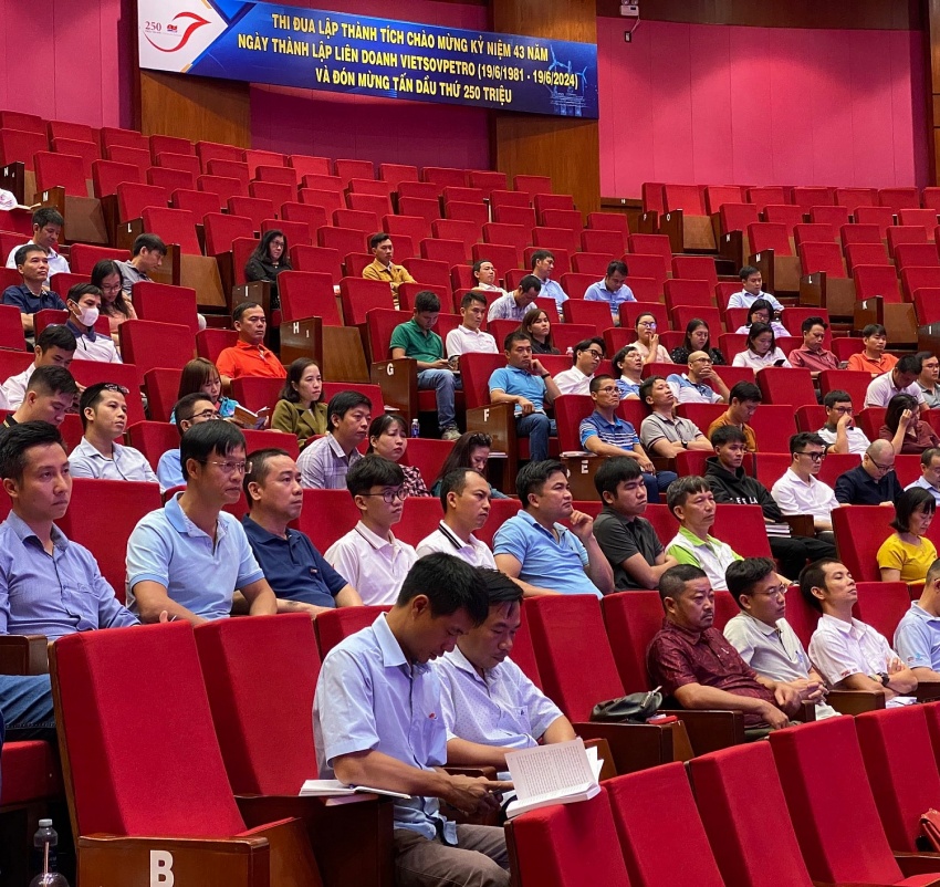 Đảng ủy Tập đoàn khai giảng lớp Bồi dưỡng lý luận chính trị cho đảng viên mới năm 2024 khu vực Vũng Tàu