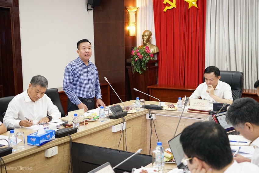 Tổng Giám đốc Petrovietnam Lê Ngọc Sơn làm việc với PVE