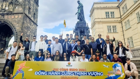 Phân bón Cà Mau dành tặng khách hàng trải nghiệm văn hóa - thể thao đỉnh cao tại châu Âu