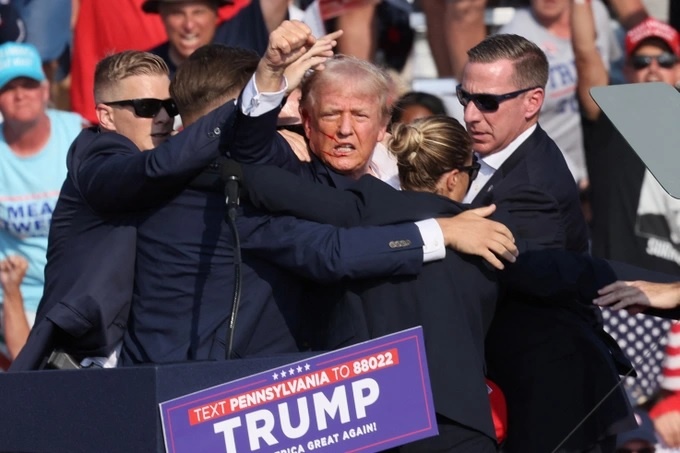 Nổ súng tại sự kiện vận động tranh cử, ông Trump bị thương