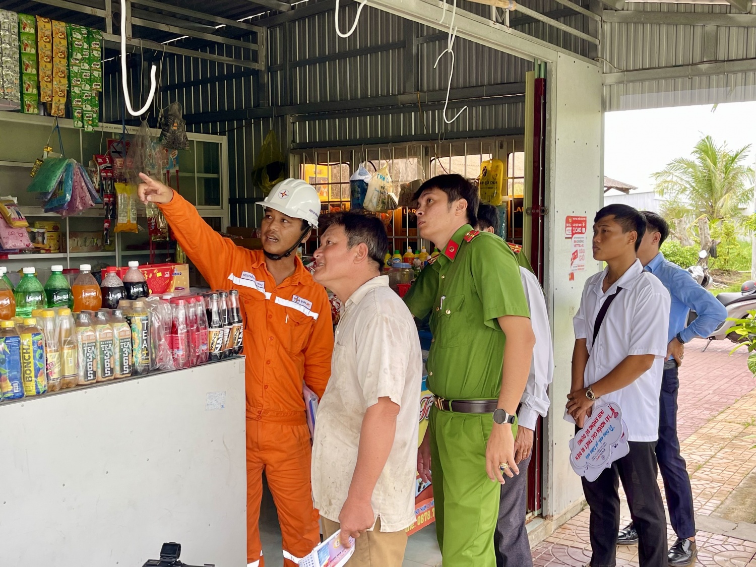 Điện lực Miền Nam tuyên truyền sử dụng điện tại Bình Dương