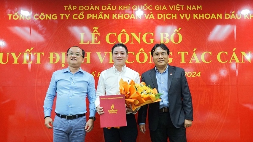 PV Drilling công bố và trao các quyết định về công tác cán bộ