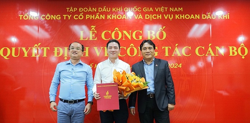 PV Drilling công bố và trao các quyết định về công tác cán bộ