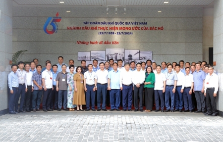 Lớp bồi dưỡng cán bộ quy hoạch Ủy viên BCH Trung ương khóa XIV khảo sát thực tế tại Petrovietnam