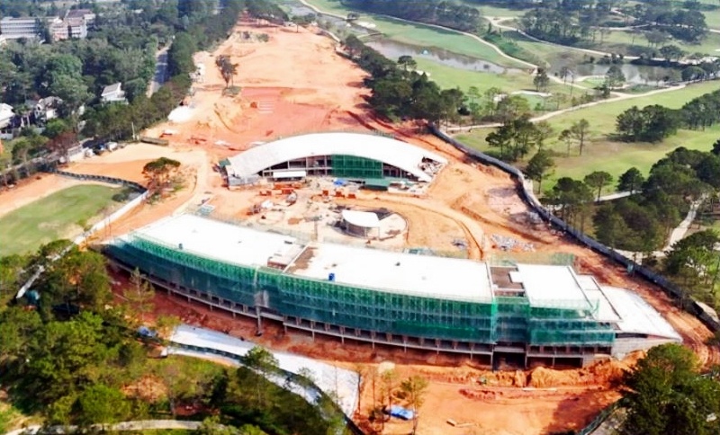 Cưỡng chế công trình vi phạm sân golf đồi cù Đà Lạt