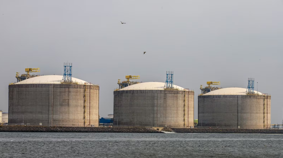 Giá khí đốt châu Âu giảm xuống mức thấp nhất trong một tuần khi Freeport LNG khởi động lại