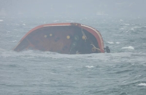 Philippines nỗ lực ngăn sự cố tràn dầu lớn nhất trong lịch sử