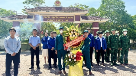 PMS tổ chức dâng hương tri ân các anh hùng liệt sĩ