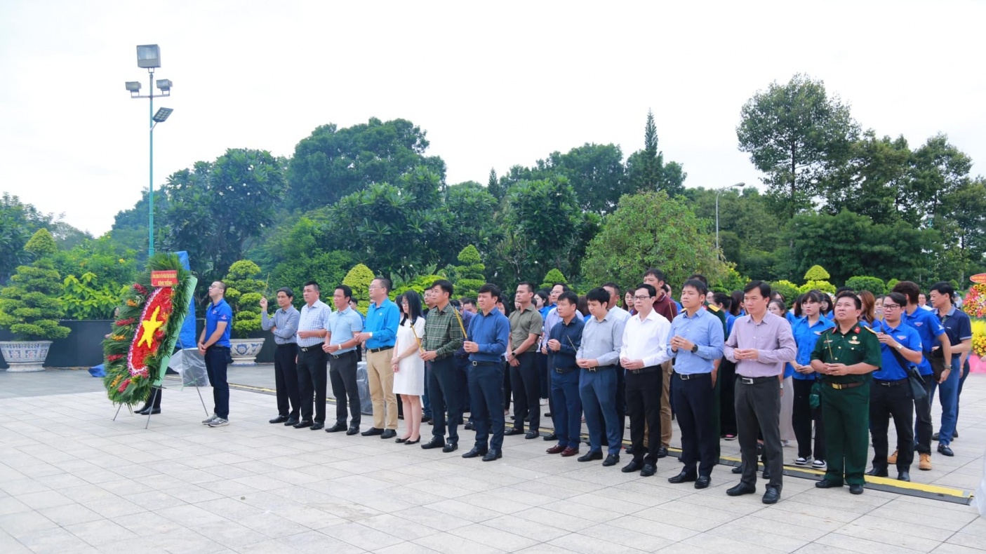 PVTrans dâng hương tưởng niệm các anh hùng liệt sĩ