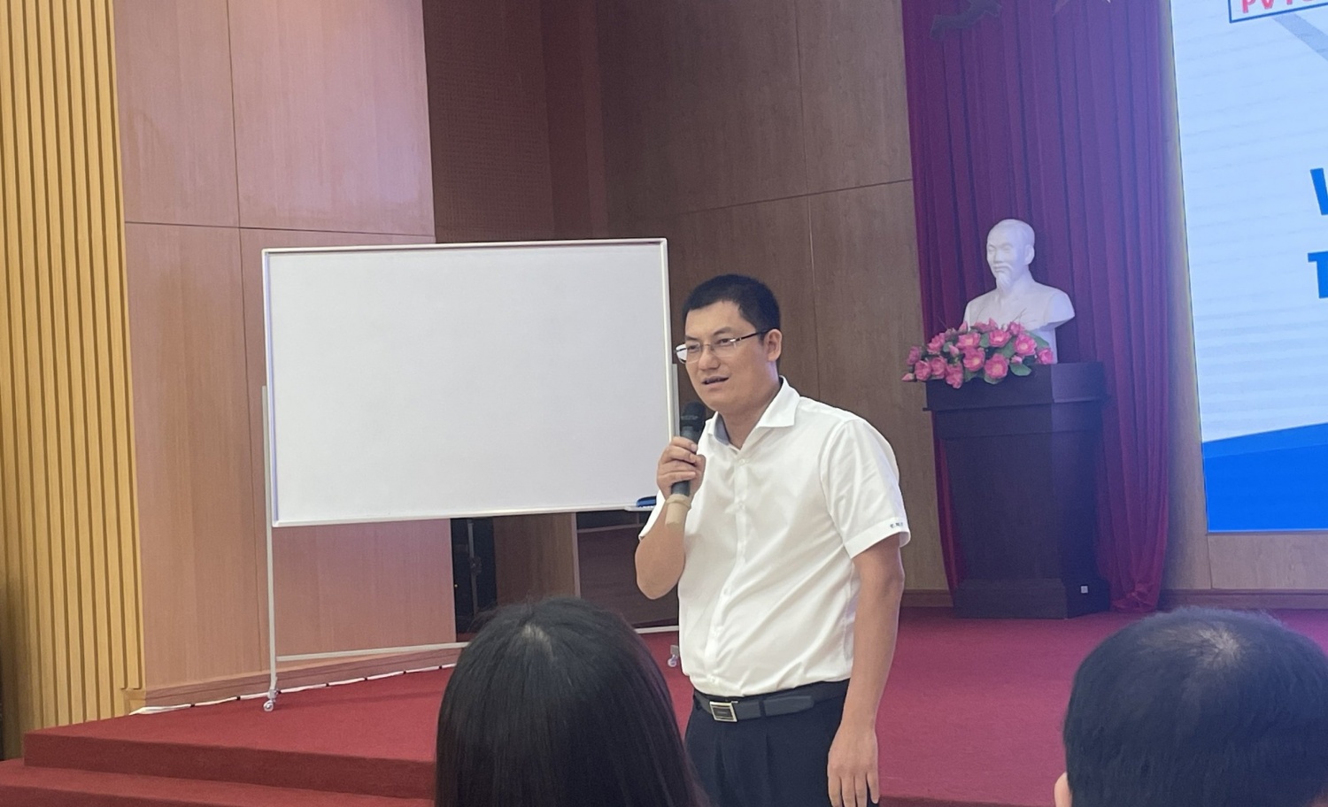 Chi nhánh Phát điện Dầu khí tổ chức đào tạo nghiệp vụ cho cán bộ tài chính - kế toán