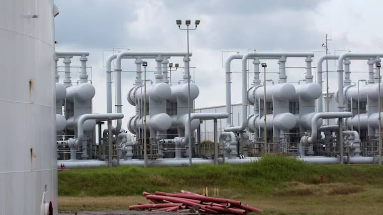 Mỹ mua 4,65 triệu thùng dầu dự trữ khẩn cấp với giá như ý