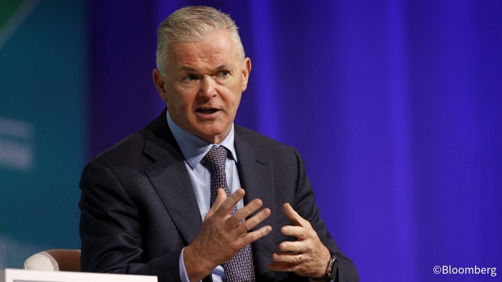 Kevin Gallagher và cuộc đua xây dựng tập đoàn khí đốt khổng lồ