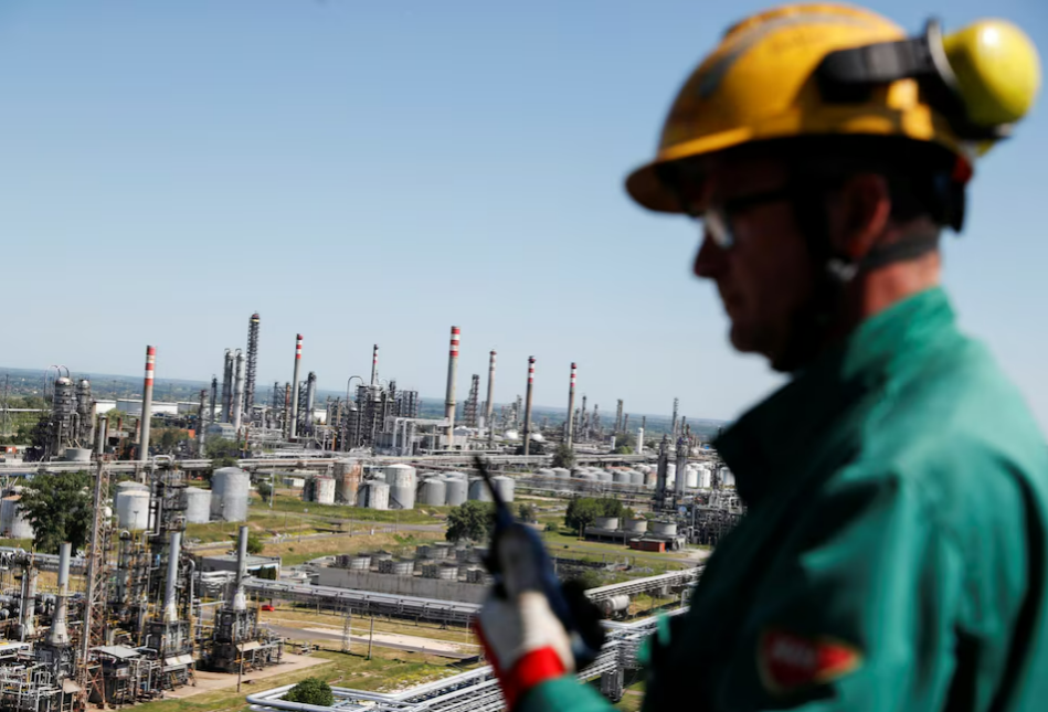 MOL: Không có lý do gì để từ bỏ dầu của Nga