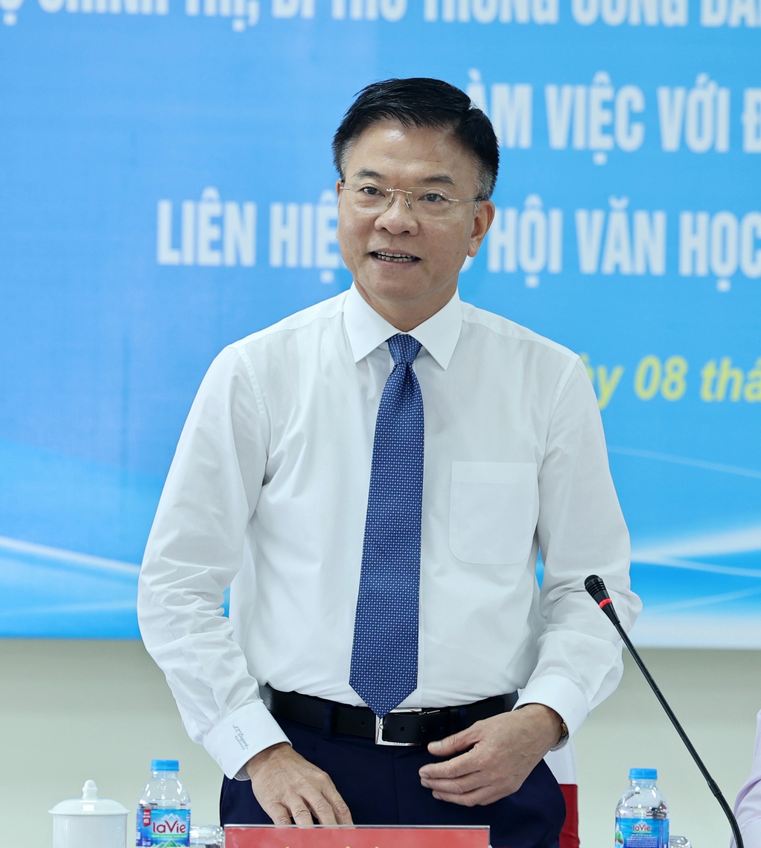 Phó Thủ tướng Lê Thành Long phát biểu tại cuộc làm việc - Ảnh: VGP/Đức Tuân