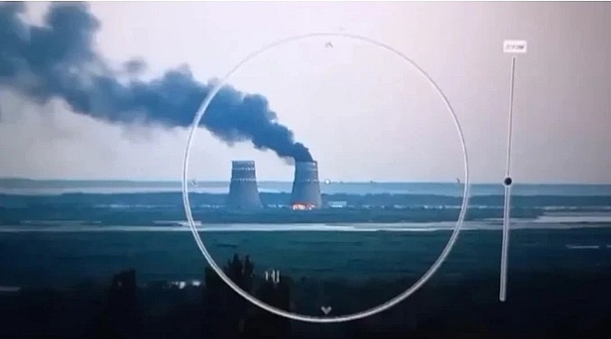 Hình ảnh về vụ cháy tại nhà máy điện hạt nhân Zaporizhzhia đăng trên mạng xã hội X của Tổng thống Ukraine Volodymyr Zelensky. Ảnh: Kyiv Independent