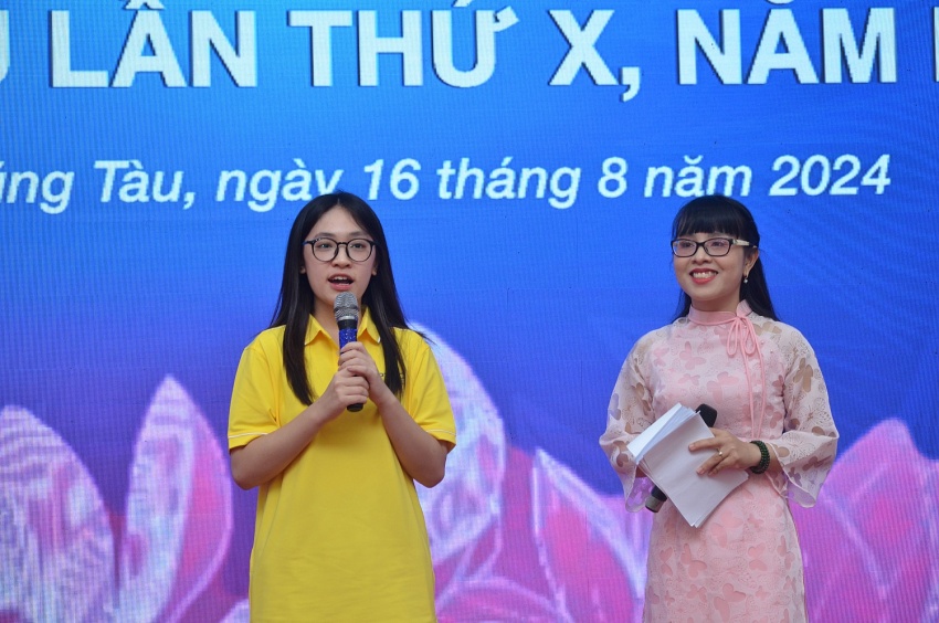 Hành trình lần thứ X: PTSC tổ chức lễ tuyên dương học sinh giỏi tiêu biểu xuất sắc