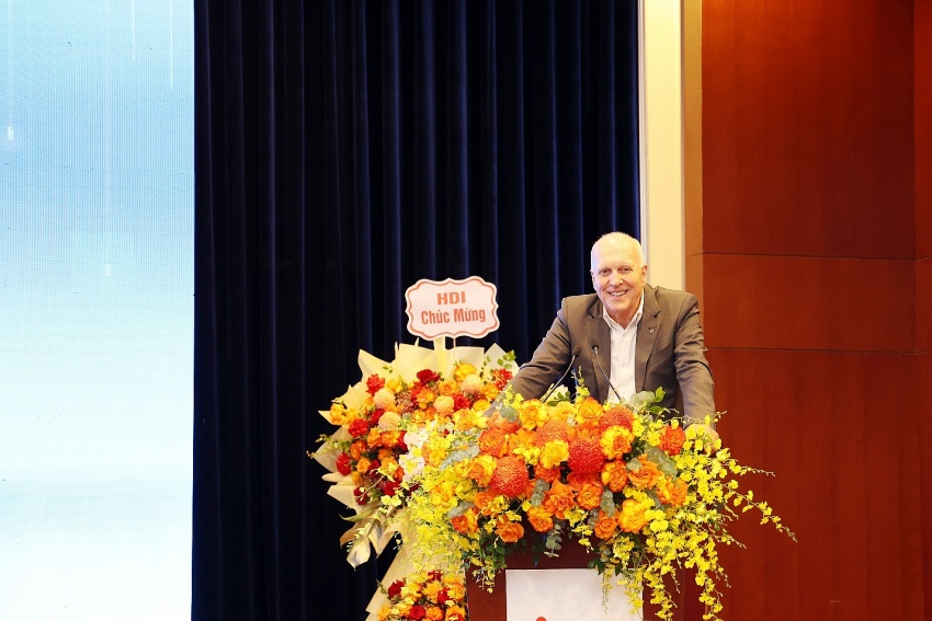 Ông Jens Wohlthat phát biểu tại Đại hội